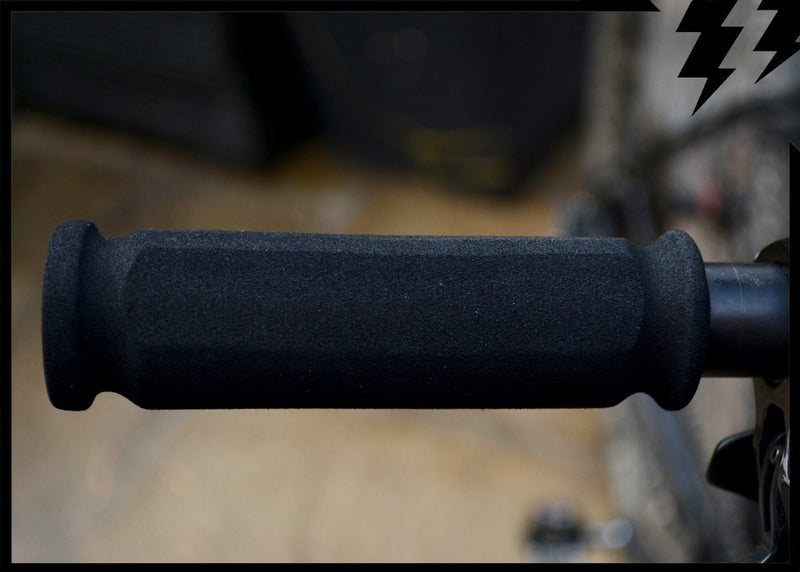 KCNC LIGHTWEIGHT CONTOURED FOAM GRIPS 12g - pair.
