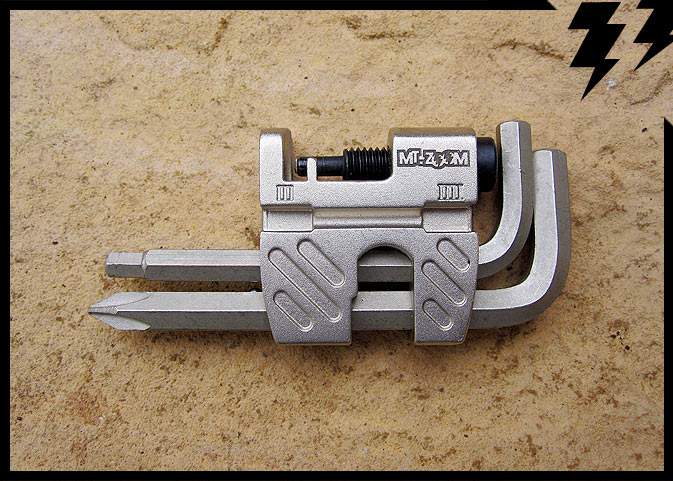 HANDY MULTITOOL - compact / 12 functions